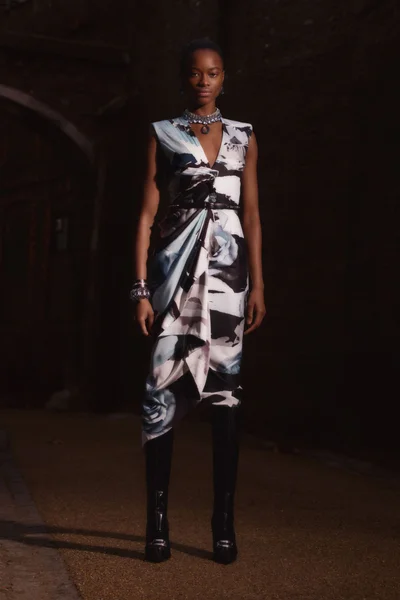 Look 9